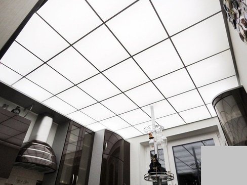 Подвесной стеклянный потолок с подсветкой